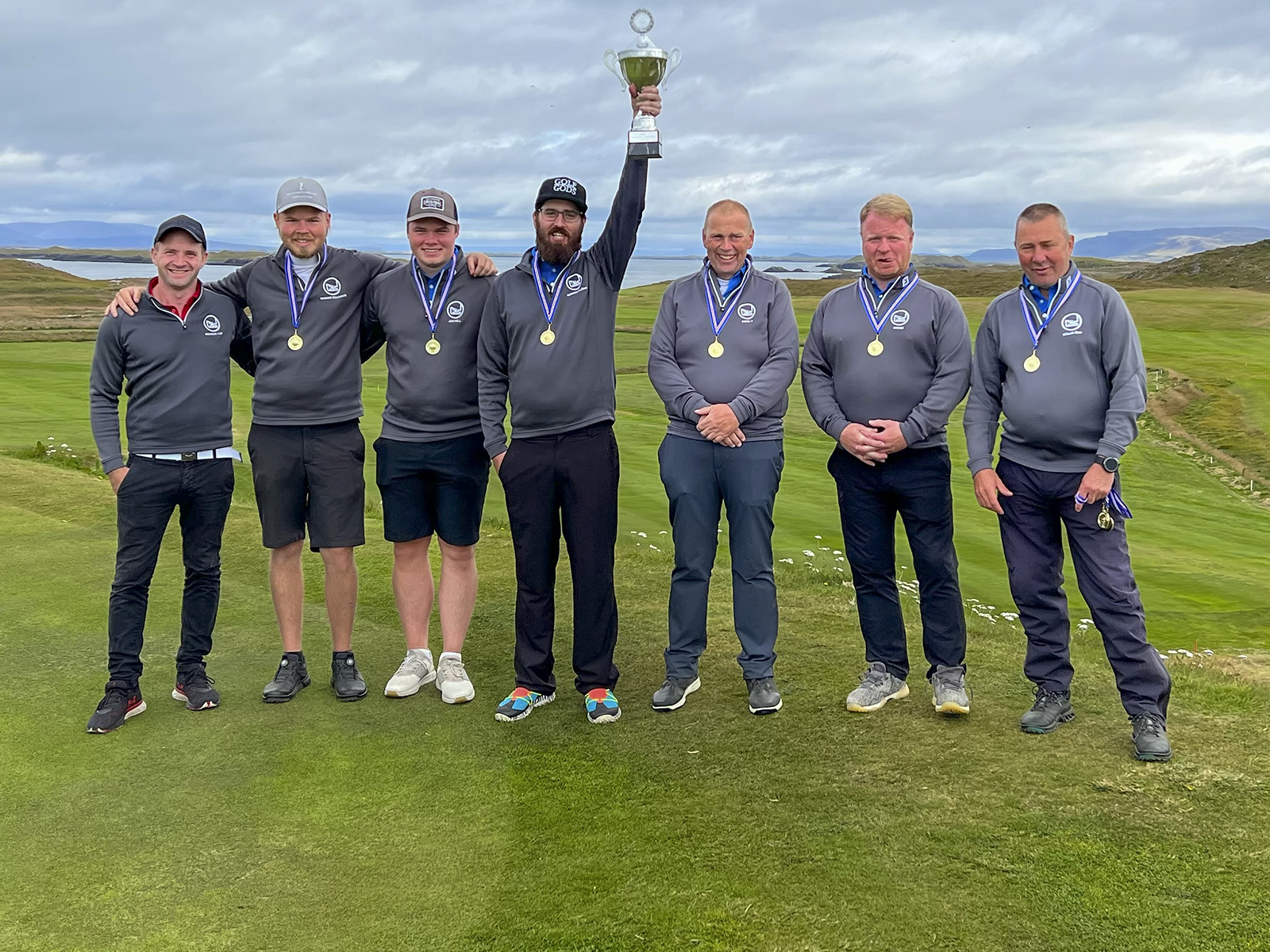 Mostri vann 4. deildina