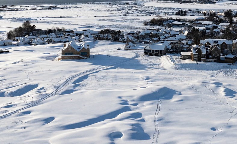 Snjór þekur golfvelli í Bretlandi