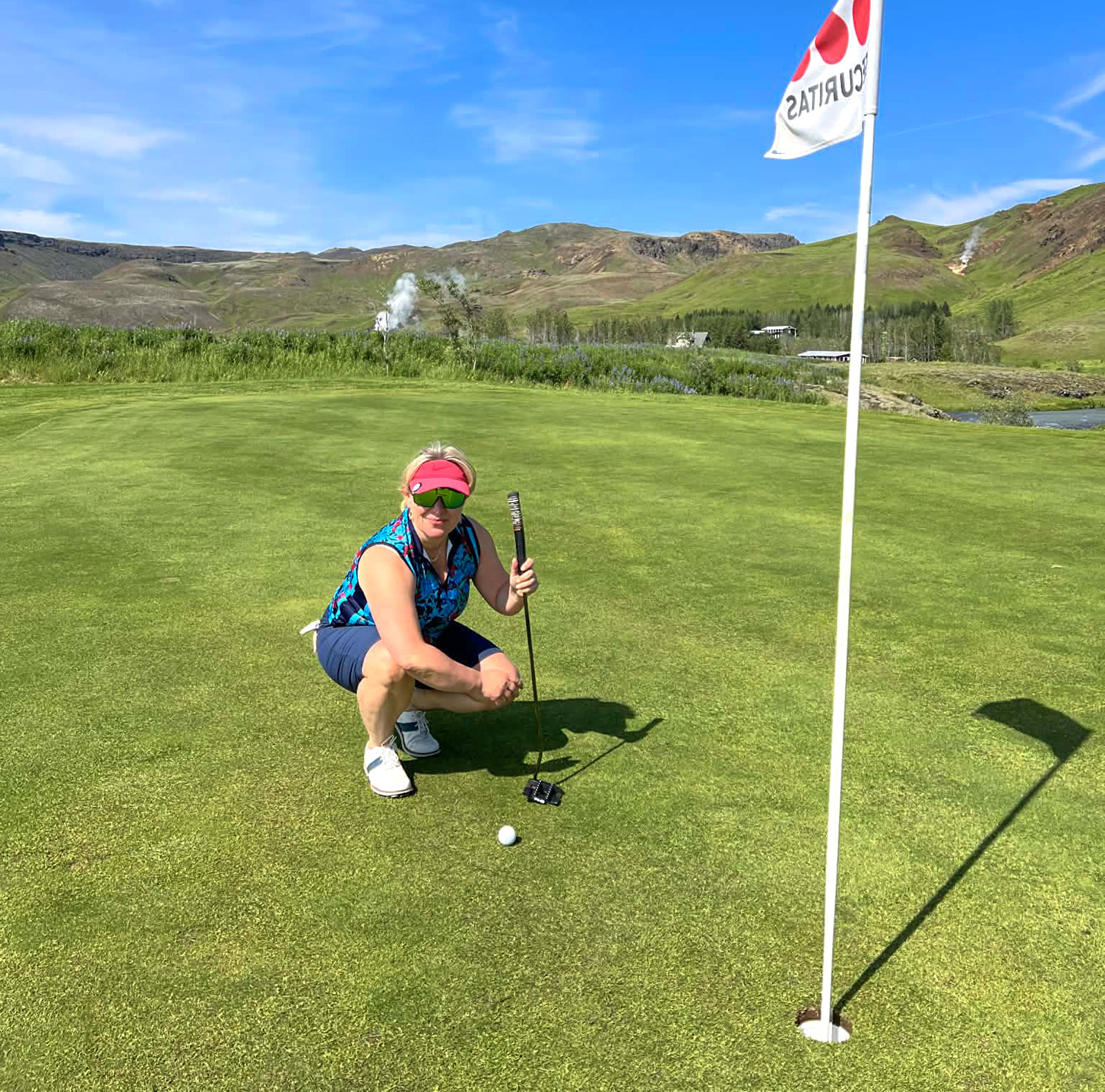 Eitt af markmiðunum að klára golfhring með sama boltanum